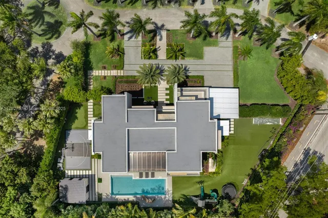 $7,000,000 | 13180 Old Cutler Road, Pinecrest, FL 33156