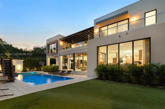 $7,000,000 | 13180 Old Cutler Road, Pinecrest, FL 33156