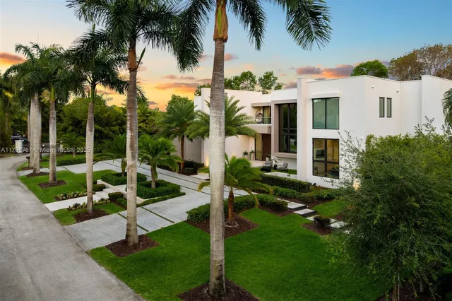 $7,000,000 | 13180 Old Cutler Road, Pinecrest, FL 33156