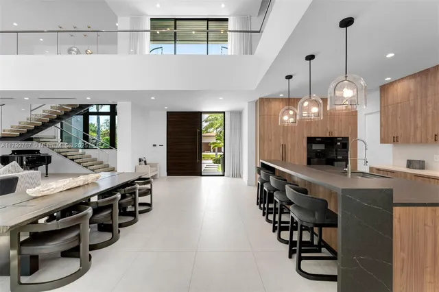 $7,000,000 | 13180 Old Cutler Road, Pinecrest, FL 33156