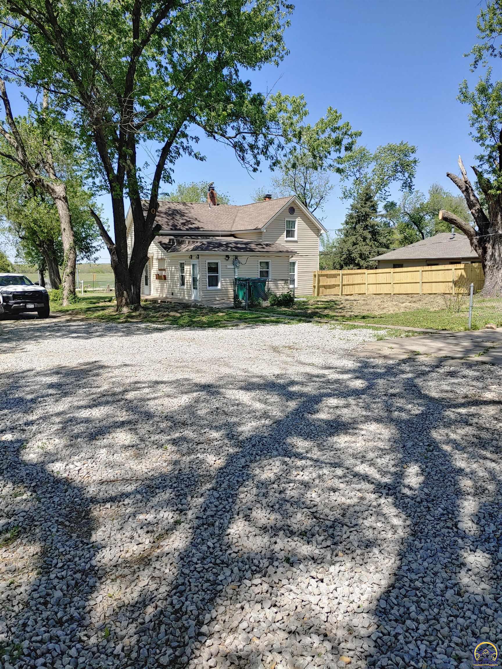 1403 Frazier Street Valley Falls, KS 66088 - Photo 11 of 20