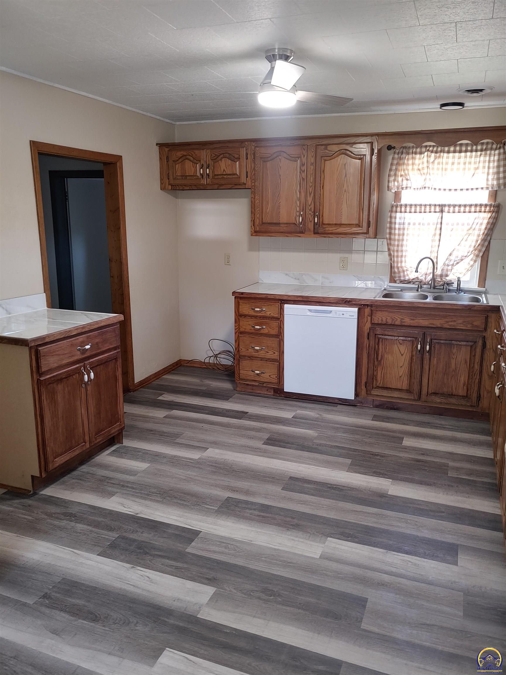 1403 Frazier Street Valley Falls, KS 66088 - Photo 14 of 20