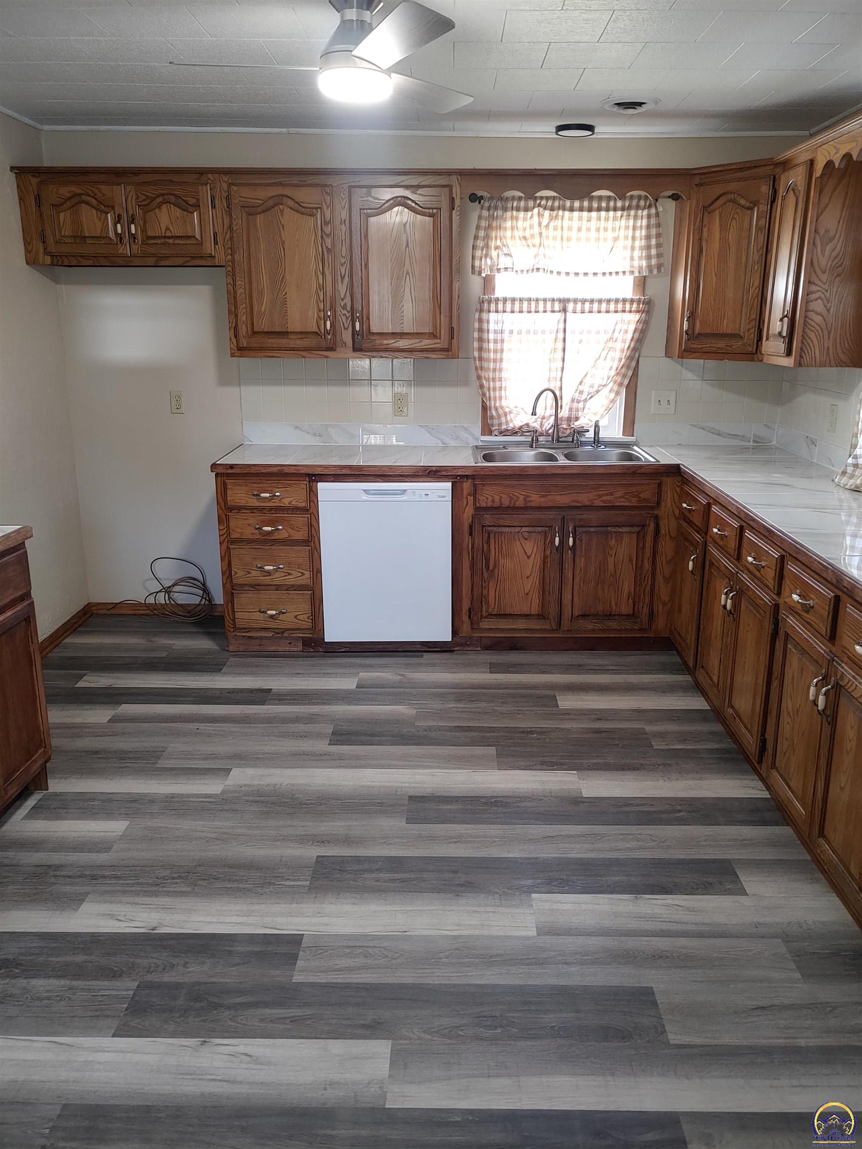 1403 Frazier Street Valley Falls, KS 66088 - Photo 15 of 20