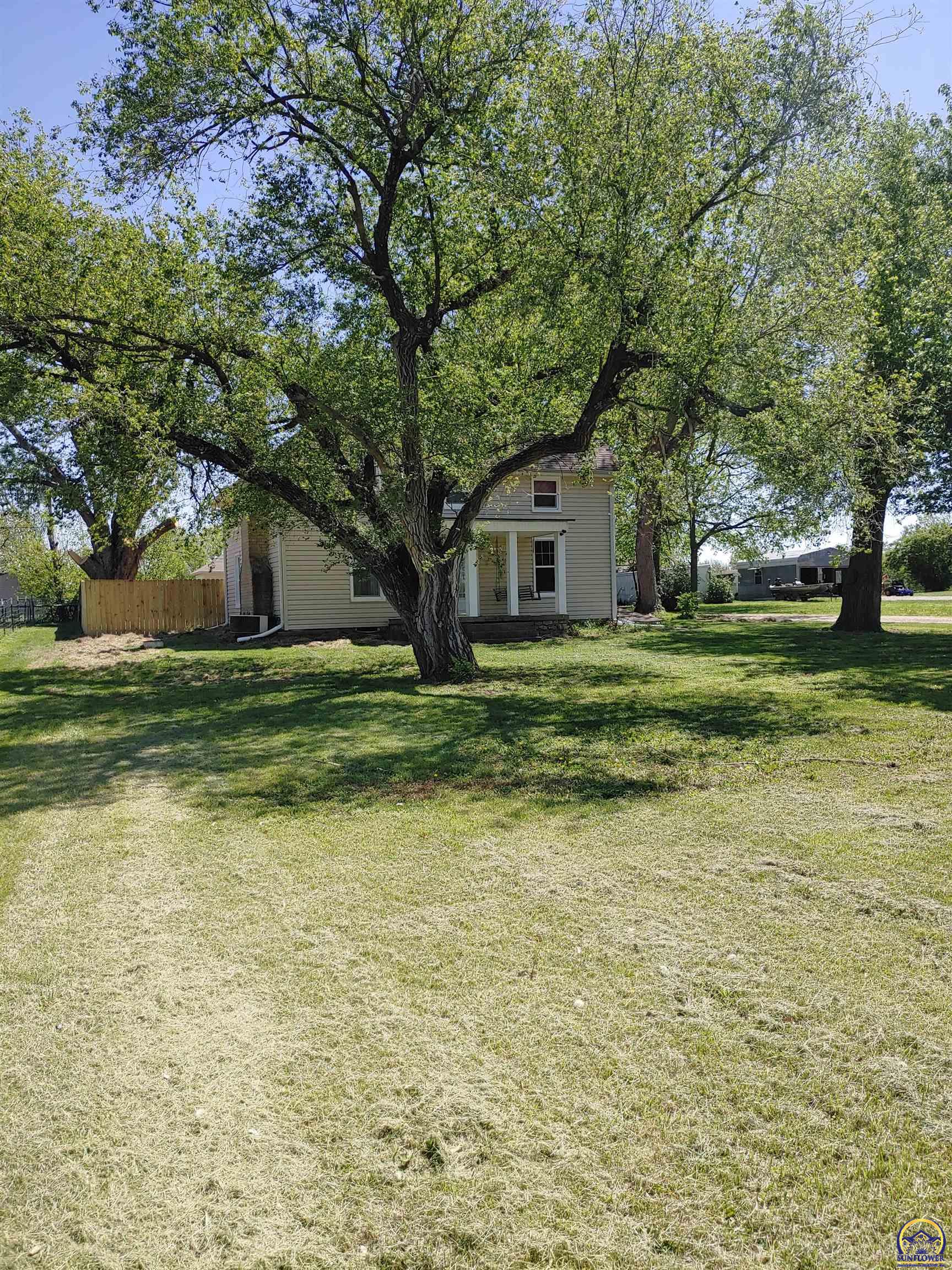 1403 Frazier Street Valley Falls, KS 66088 - Photo 5 of 20
