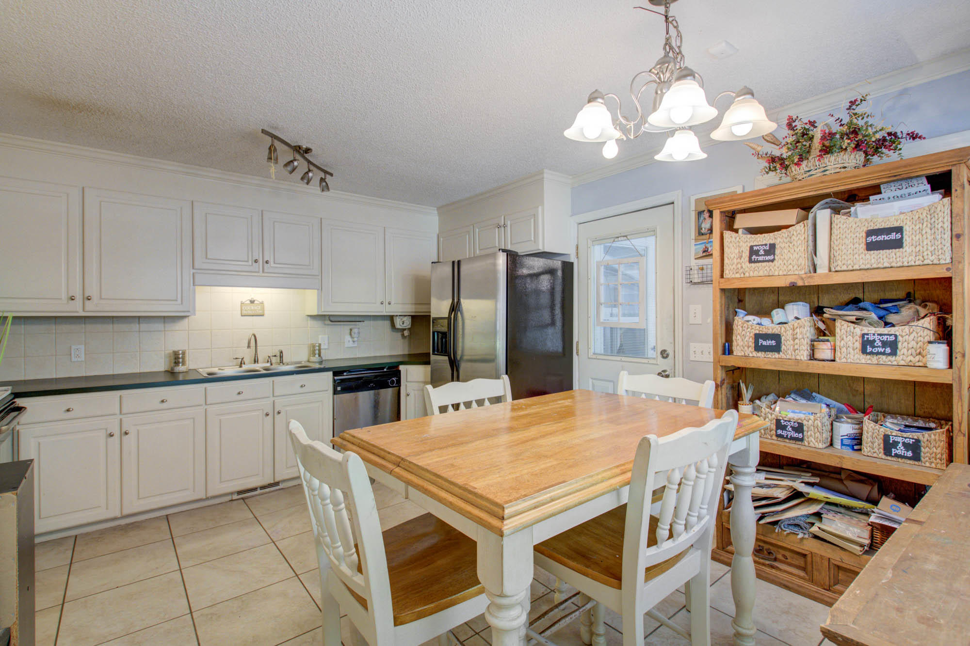409 Boonehill Road Summerville, SC 29483 - Photo 15 of 25 409Boonehill-CalSiglerPhotography (16)