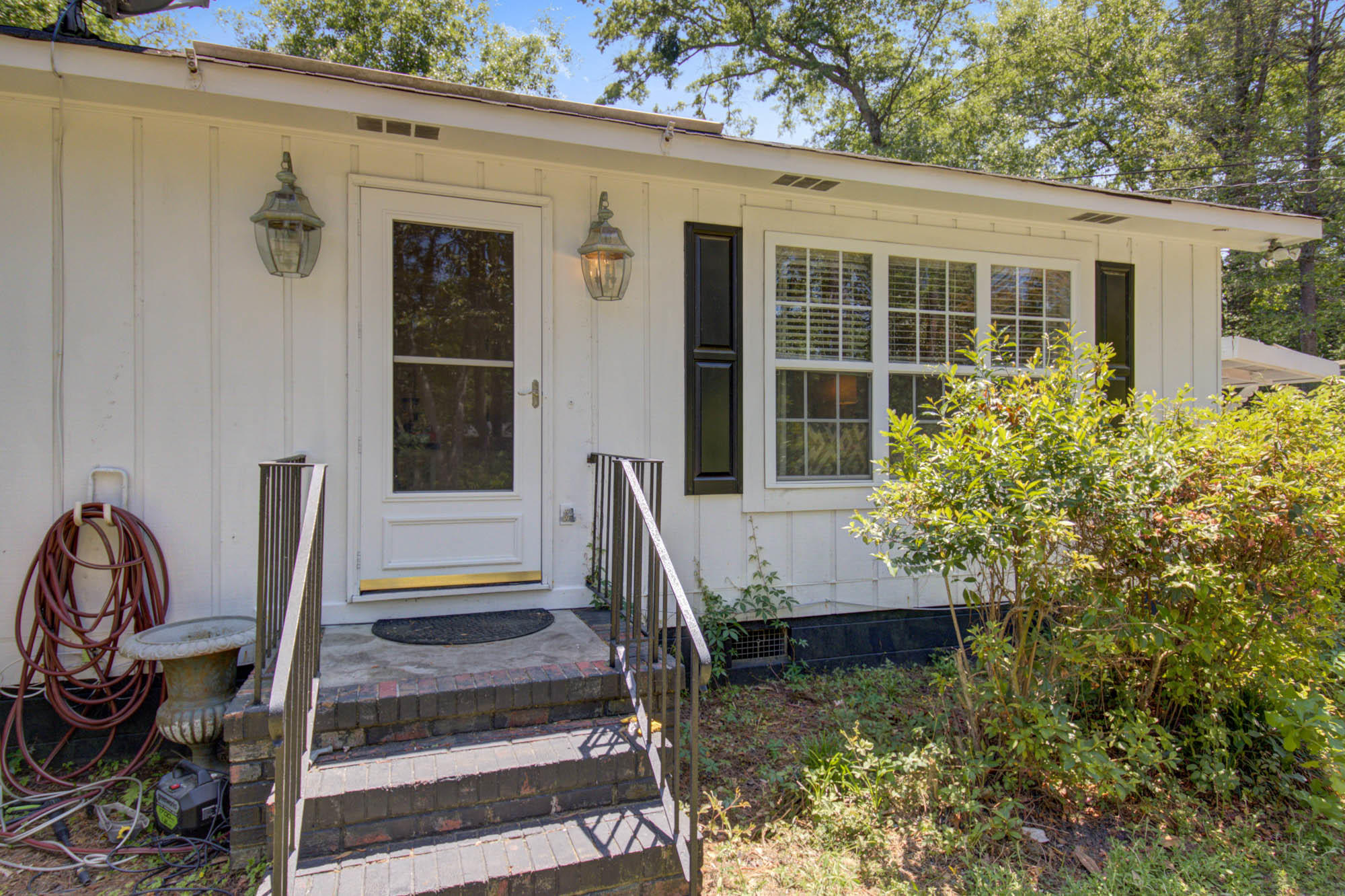 409 Boonehill Road Summerville, SC 29483 - Photo 19 of 25 409Boonehill-CalSiglerPhotography (5)
