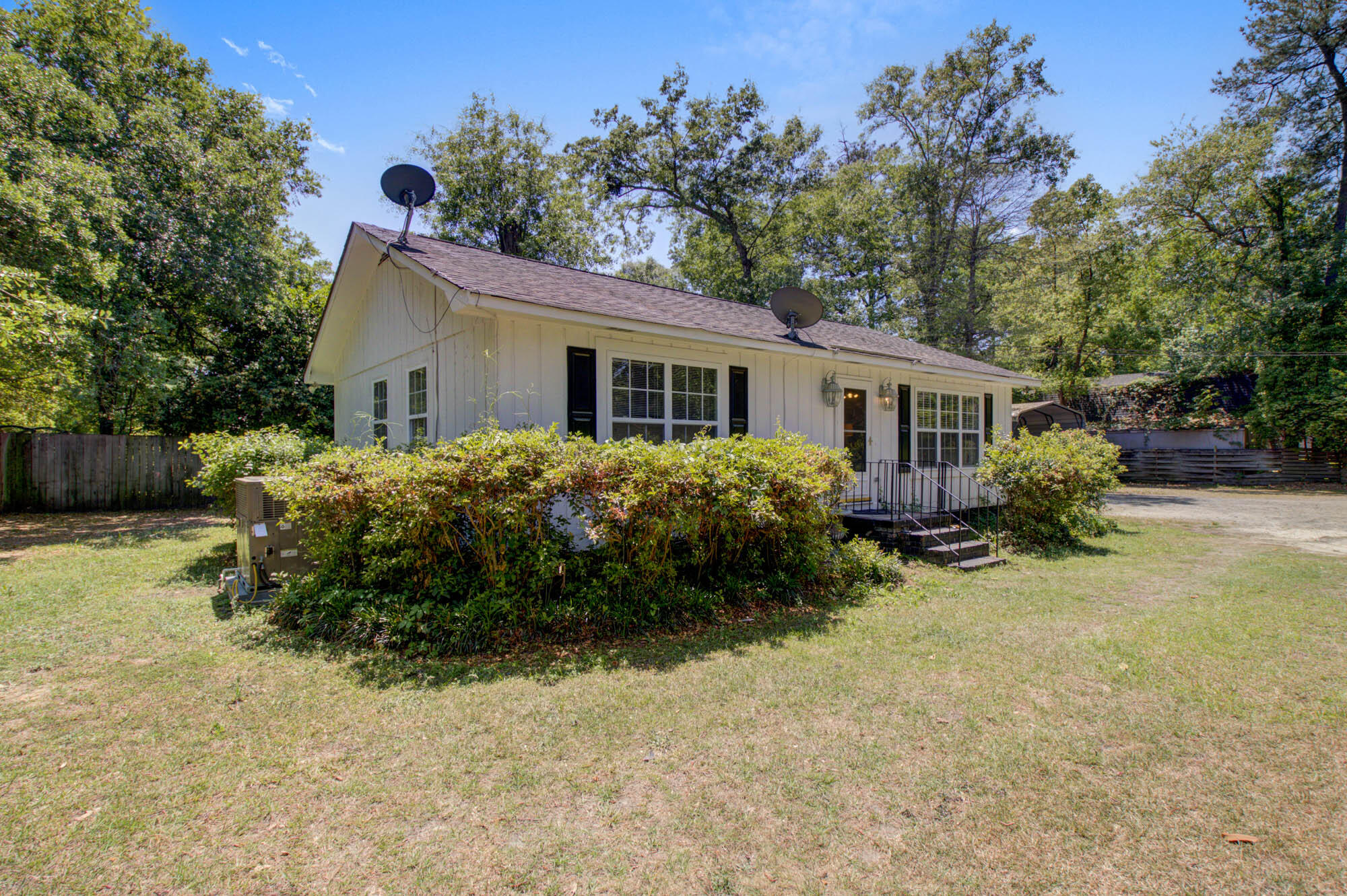 409 Boonehill Road Summerville, SC 29483 - Photo 20 of 25 409Boonehill-CalSiglerPhotography (2)