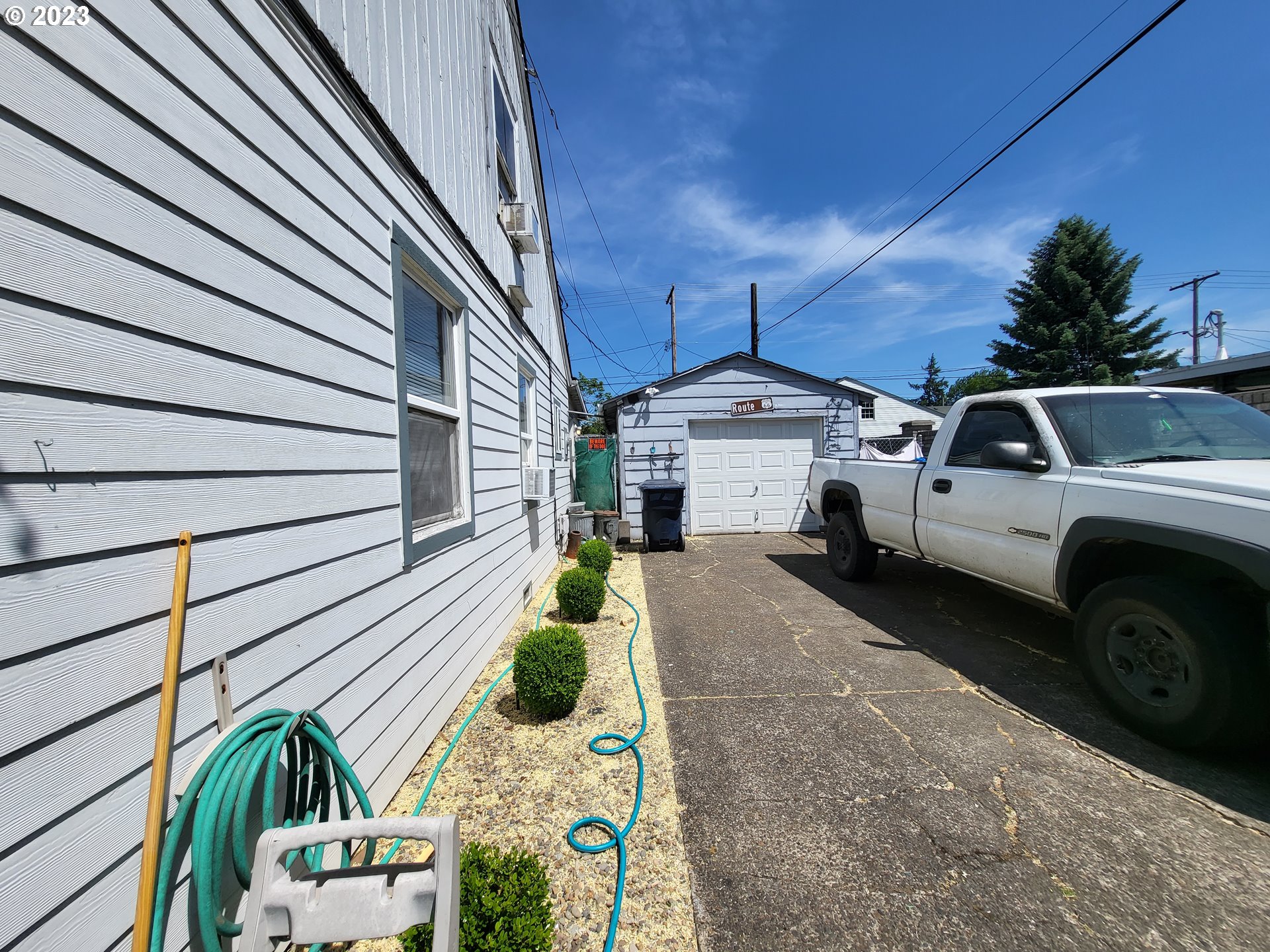 2440 D Street Springfield, OR 97477 - Photo 5 of 36 a view of a back yard of the house