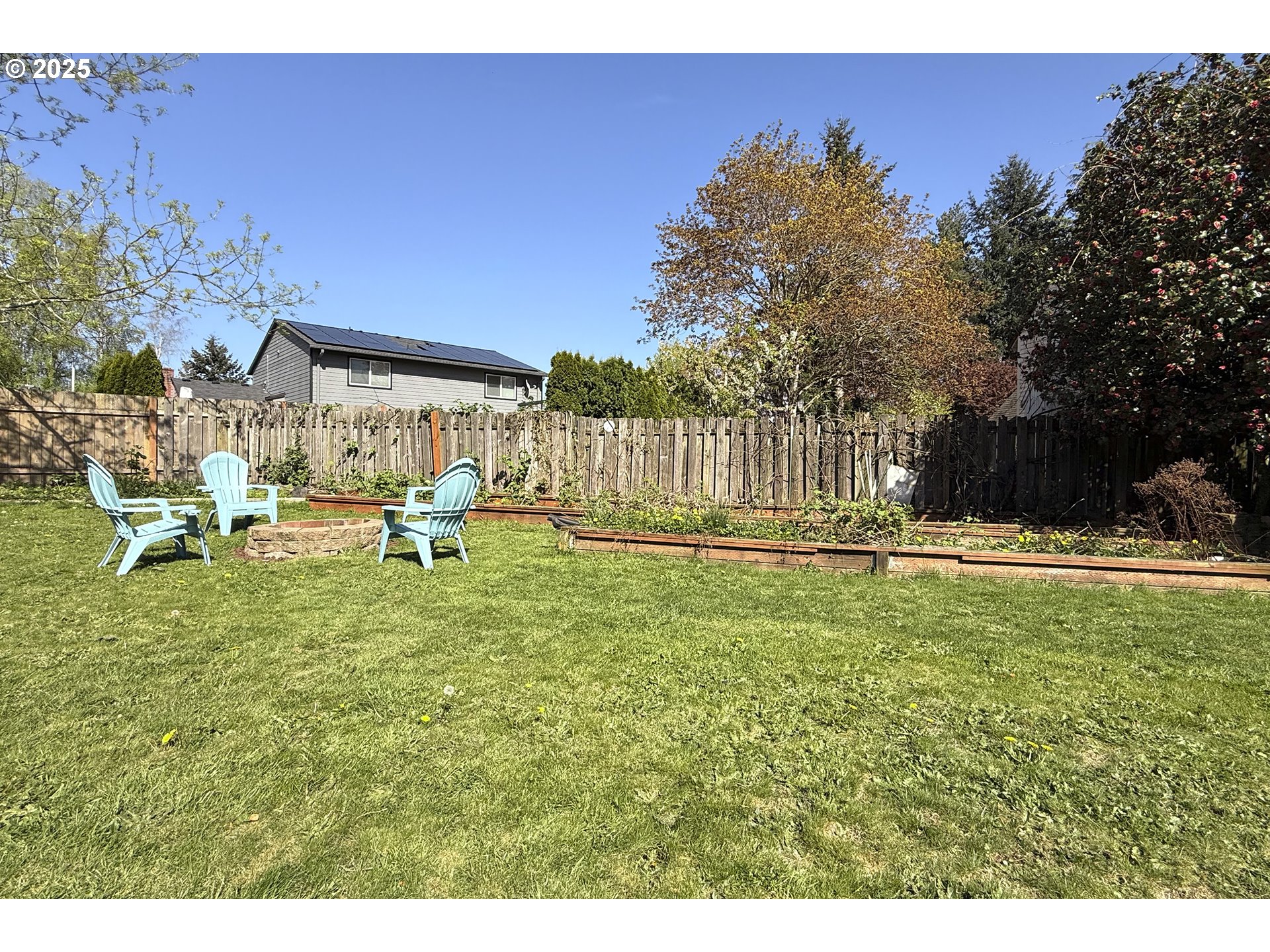 5013 Southeast 22nd Street Gresham, OR 97080 - Photo 29 of 38 a swimming pool with outdoor seating and yard