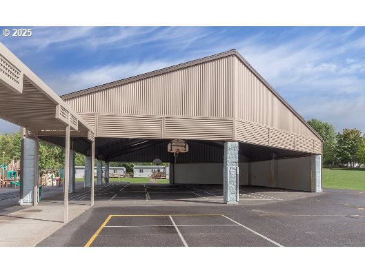 5013 Southeast 22nd Street Gresham, OR 97080 - Photo 37 of 38 a view of a terrace with building