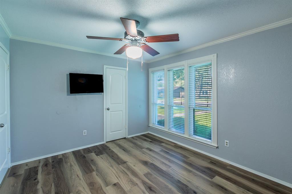241 Travis Lane Hewitt, TX 76643 - Photo 17 of 26