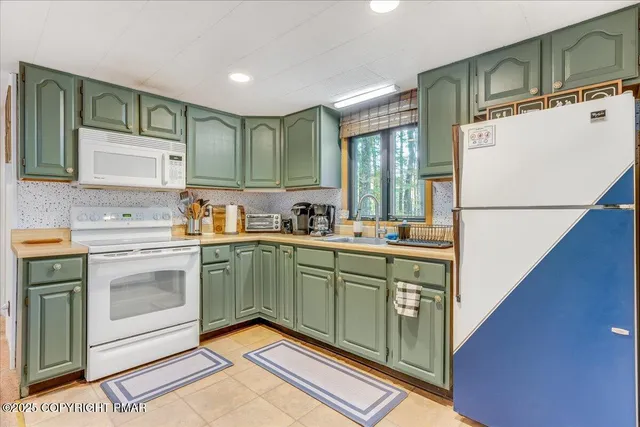 $1,850 | 158 Choctaw Drive, Pocono Lake, PA 18347