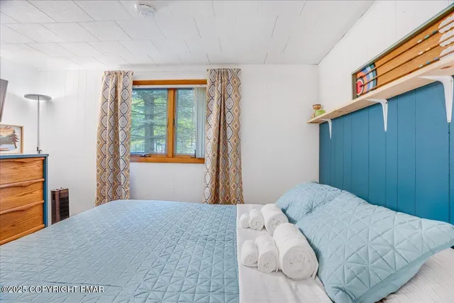 $1,850 | 158 Choctaw Drive, Pocono Lake, PA 18347