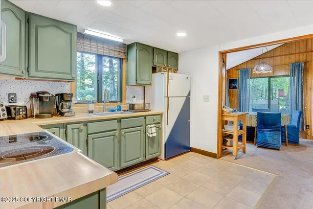 $1,850 | 158 Choctaw Drive, Pocono Lake, PA 18347