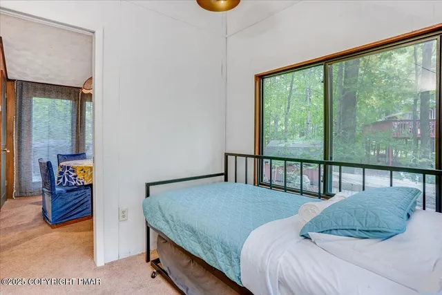 $1,850 | 158 Choctaw Drive, Pocono Lake, PA 18347