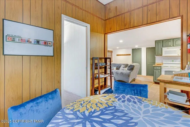 $1,850 | 158 Choctaw Drive, Pocono Lake, PA 18347