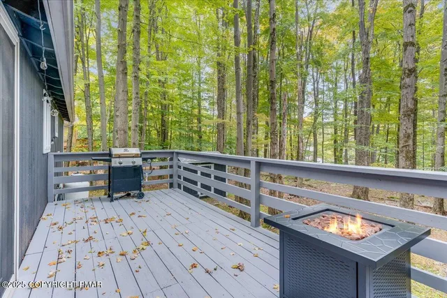 $1,850 | 158 Choctaw Drive, Pocono Lake, PA 18347