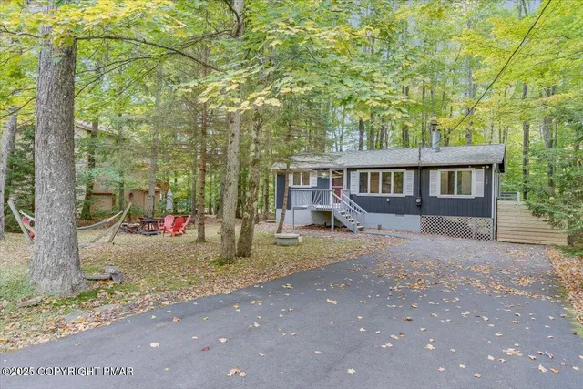$1,850 | 158 Choctaw Drive, Pocono Lake, PA 18347