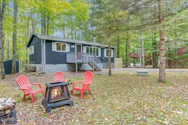 $1,850 | 158 Choctaw Drive, Pocono Lake, PA 18347