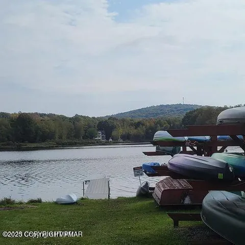 $1,850 | 158 Choctaw Drive, Pocono Lake, PA 18347