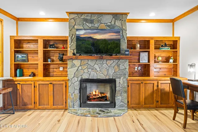 $297,500 | 206 Forrest Loop Way, Unit 15, Gatlinburg, TN 37738