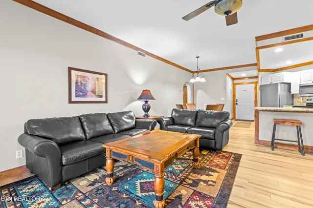 $297,500 | 206 Forrest Loop Way, Unit 15, Gatlinburg, TN 37738