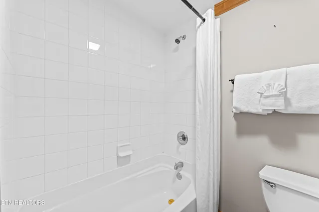 $297,500 | 206 Forrest Loop Way, Unit 15, Gatlinburg, TN 37738