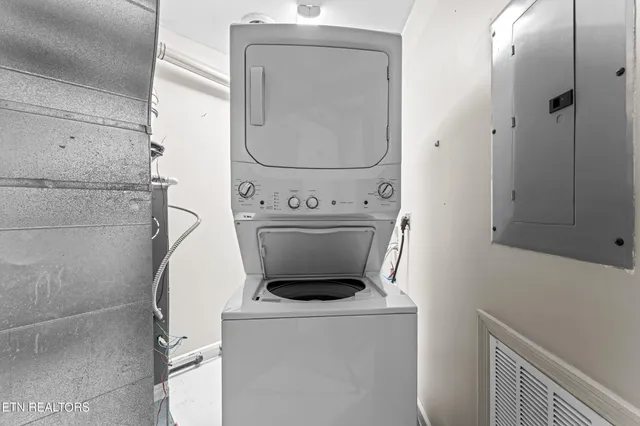 $297,500 | 206 Forrest Loop Way, Unit 15, Gatlinburg, TN 37738