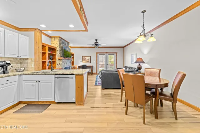 $297,500 | 206 Forrest Loop Way, Unit 15, Gatlinburg, TN 37738