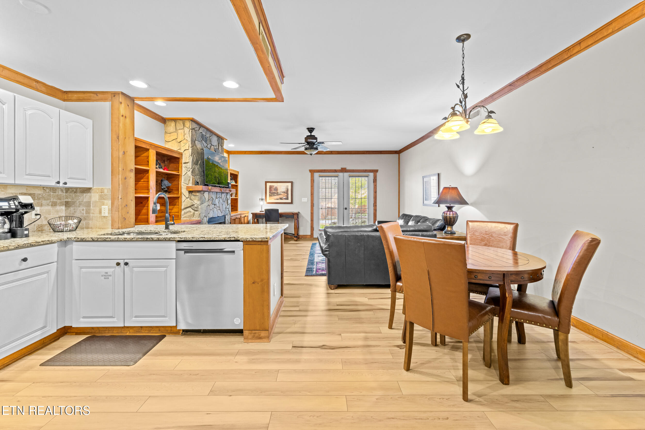 206 Forrest Loop Way, Unit 15 Gatlinburg, TN 37738 - Photo 5 of 36 206 forrest loop way_15-5