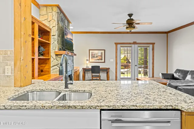 $297,500 | 206 Forrest Loop Way, Unit 15, Gatlinburg, TN 37738