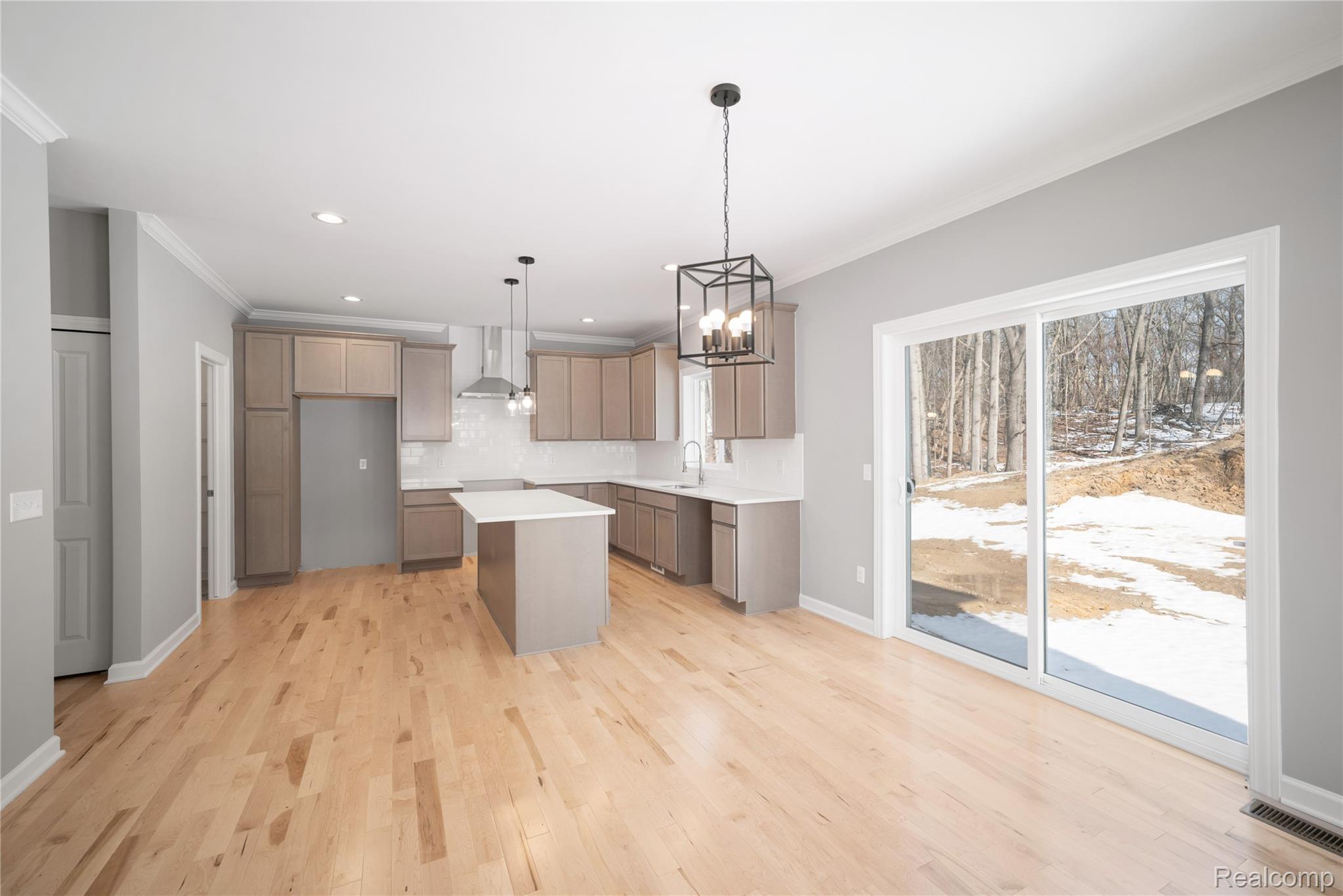16085 Catalpa Ridge Holly, MI 48442 - Photo 5 of 40 5.jpg