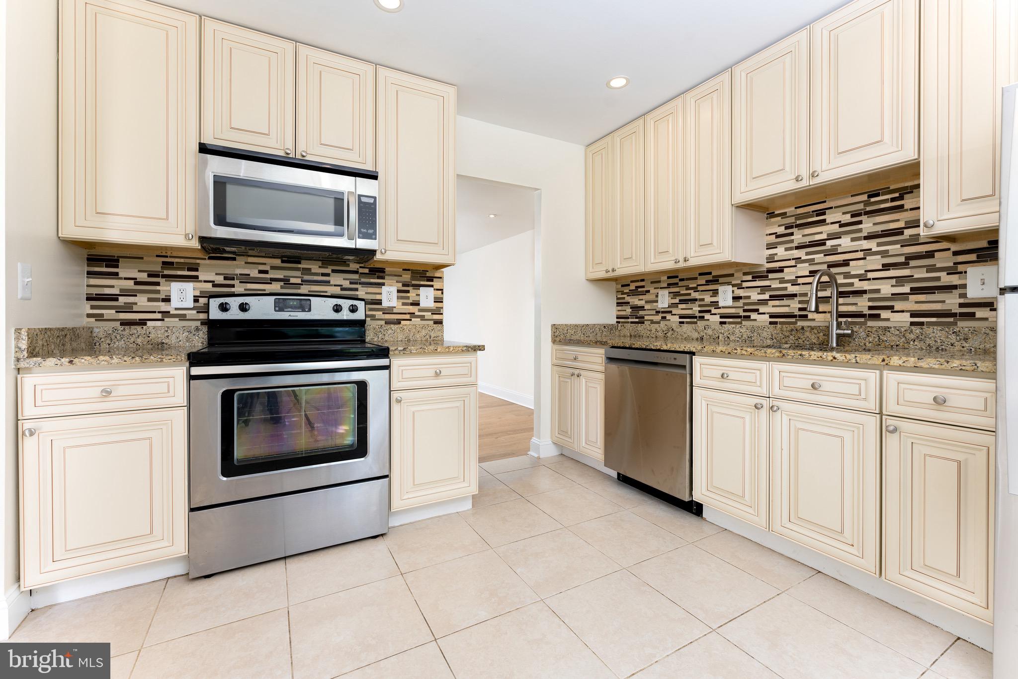 9453 Horizon Run Road, Unit 8F Montgomery Village, MD 20886 - Photo 5 of 26
