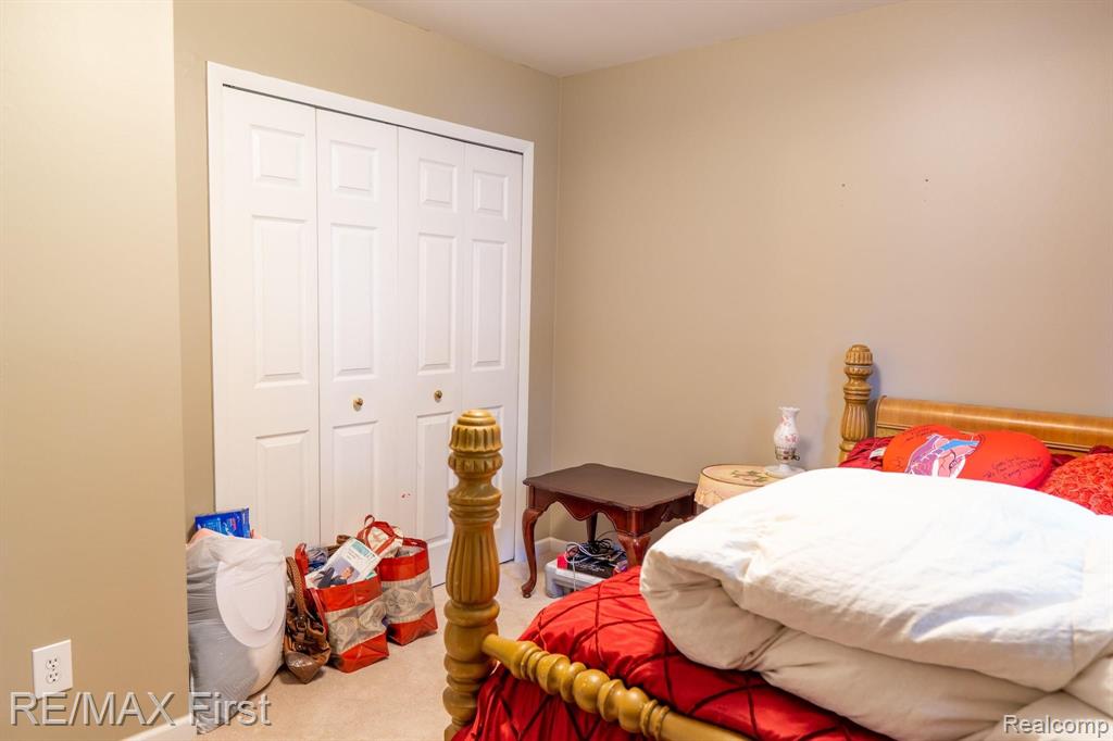 930 Grace Avenue Rochester Hills, MI 48307 - Photo 31 of 35