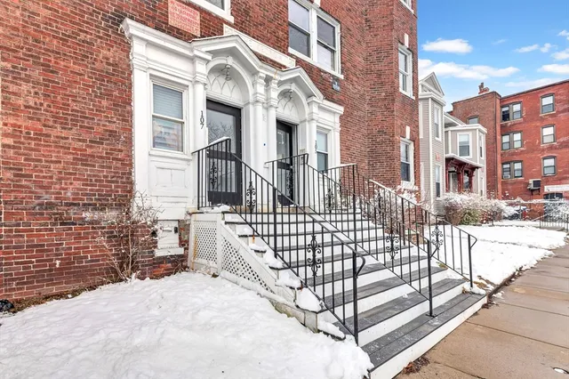 $4,175 | 105 School Street, Unit 3, Boston, MA 02119
