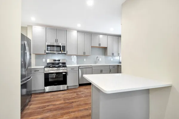 $3,995 | 105 School Street, Unit 3, Boston, MA 02119