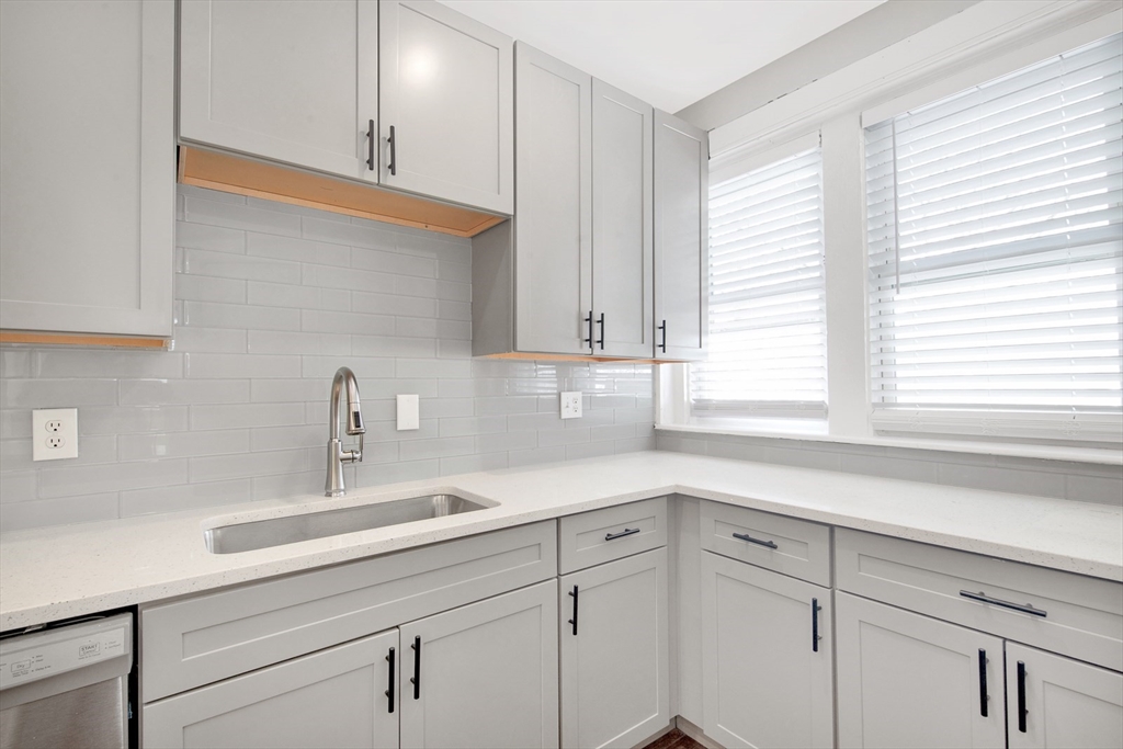 105 School Street, Unit 3 Boston, MA 02119 - Photo 8 of 31