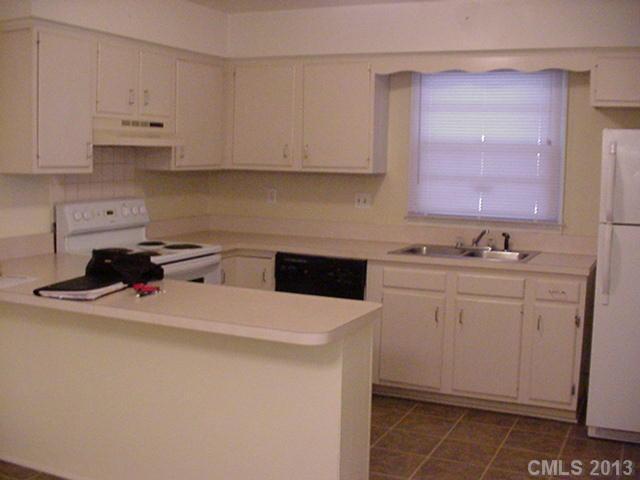 7510 Riding Trail Road Charlotte, NC 28212 - Photo 9 of 16