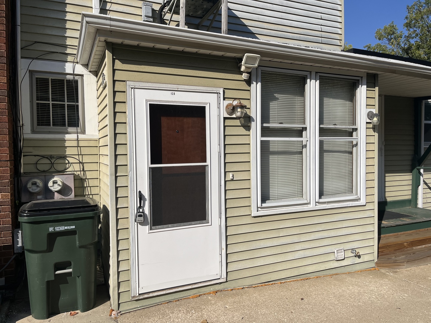 112 Chicago Road, Unit B Oswego, IL 60543 - Photo 2 of 12