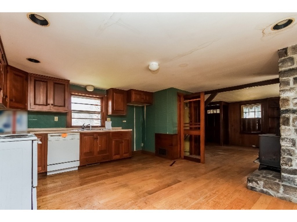 7 Steam Mill Hill Road Brookline, NH 03033 - Photo 5 of 19