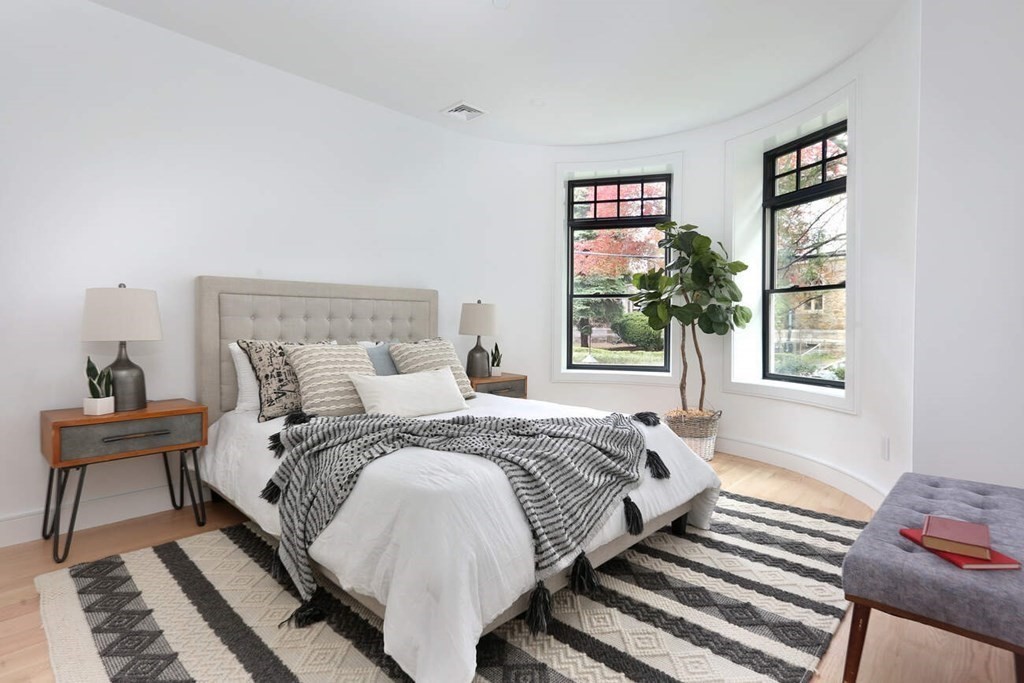 1 Strathmore Road, Unit 2 Brookline, MA 02445 - Photo 5 of 12