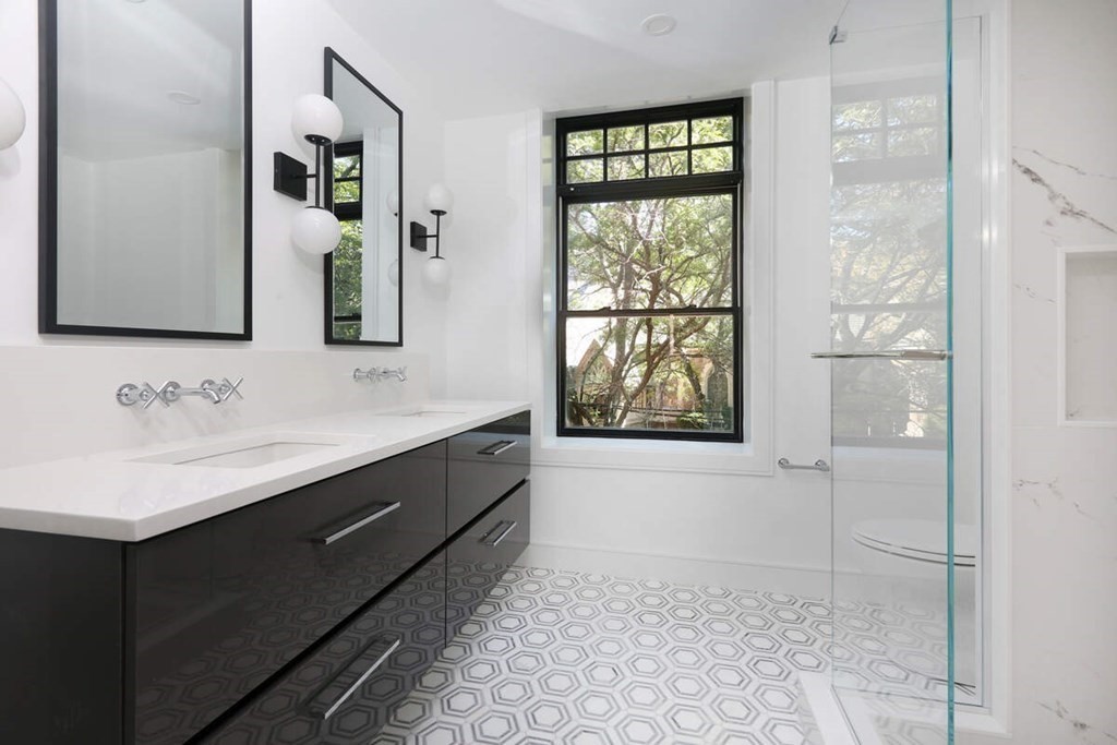 1 Strathmore Road, Unit 2 Brookline, MA 02445 - Photo 6 of 12