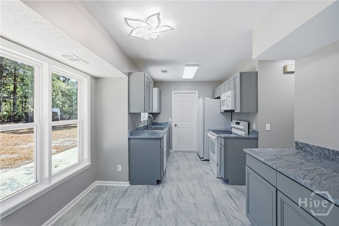 648 Honey Ridge Lane Hinesville, GA 31313 - Photo 14 of 43