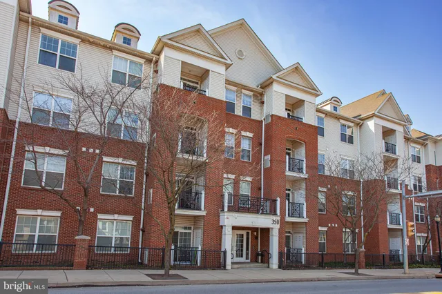 $2,950 | 350 West Elm Street, Unit 3003, Conshohocken, PA 19428