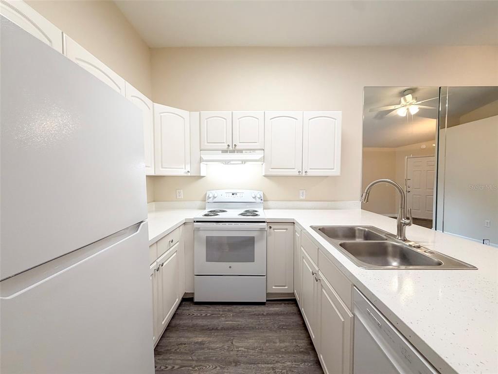 4003 Southwest 27th Street, Unit 13 Gainesville, FL 32608 - Photo 12 of 24