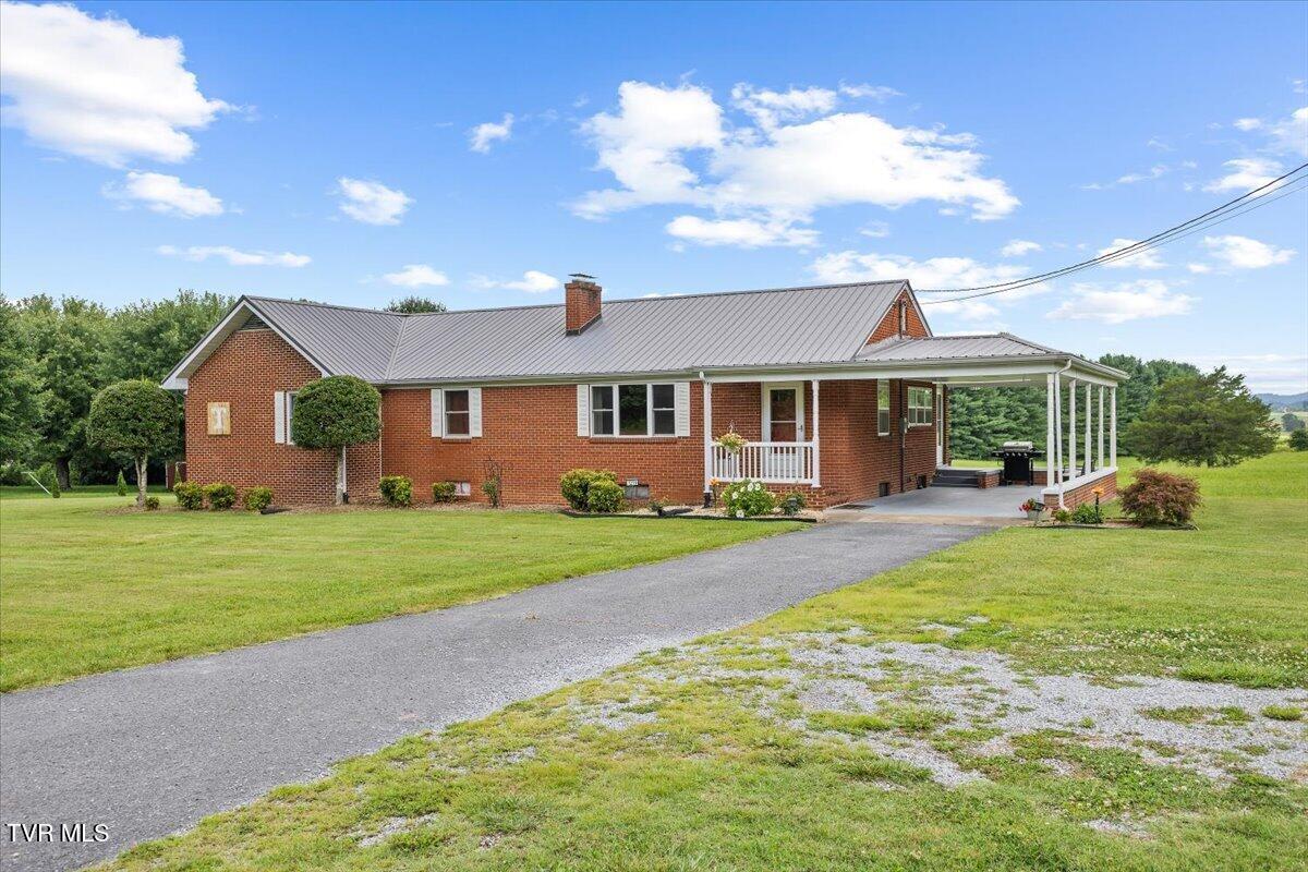 7275 Erwin Highway Chuckey, TN 37641 - Photo 5 of 43 04-128A1480