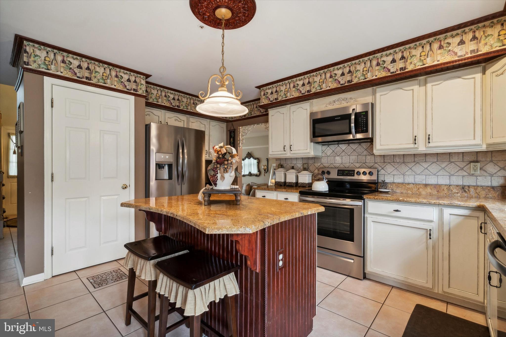 1268 Holly Road Warrington, PA 18976 - Photo 12 of 42 Center Island