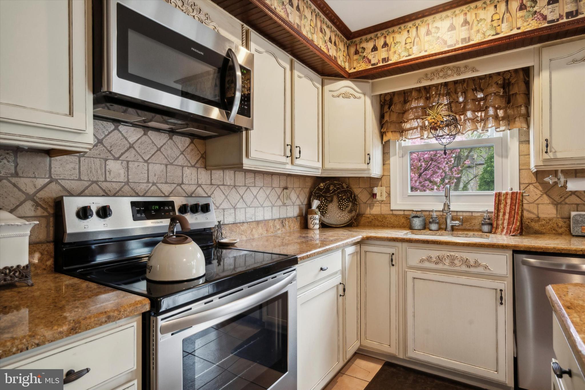 1268 Holly Road Warrington, PA 18976 - Photo 14 of 42 Gallery Image 14