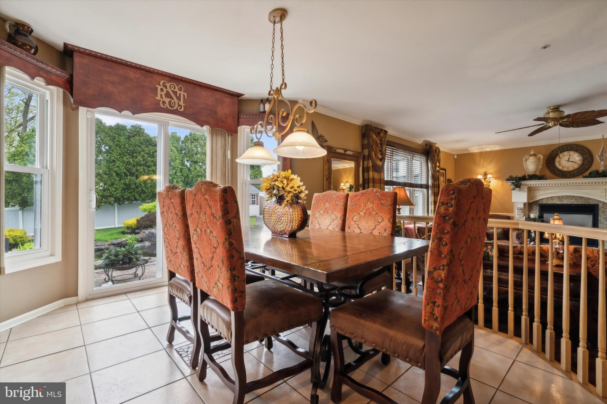 1268 Holly Road Warrington, PA 18976 - Photo 15 of 42 Breakfast area