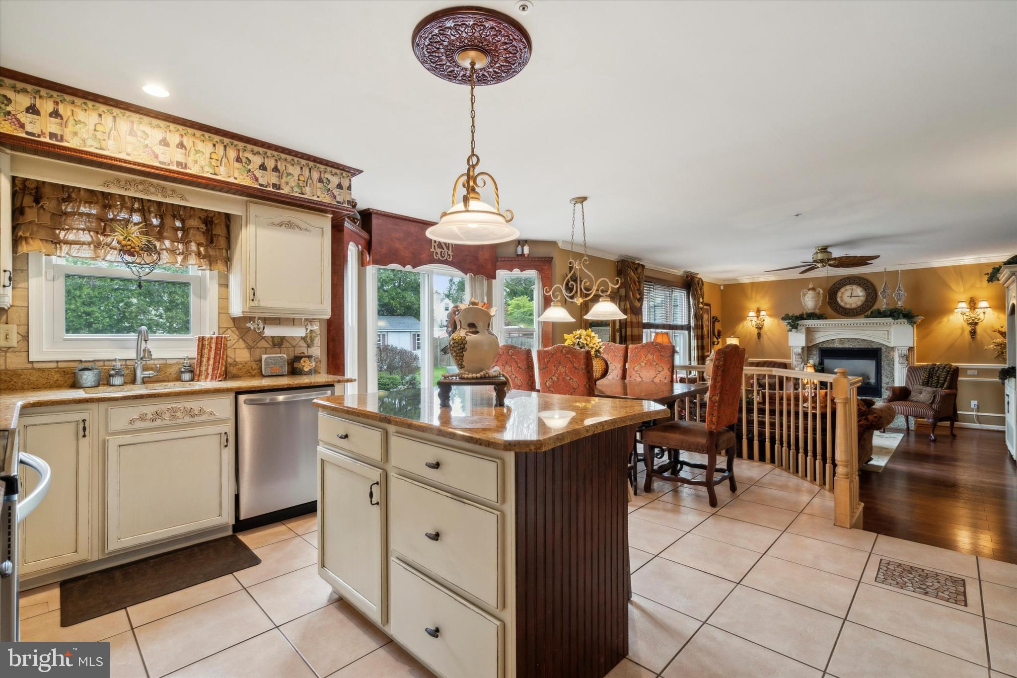1268 Holly Road Warrington, PA 18976 - Photo 10 of 42 Kitchen